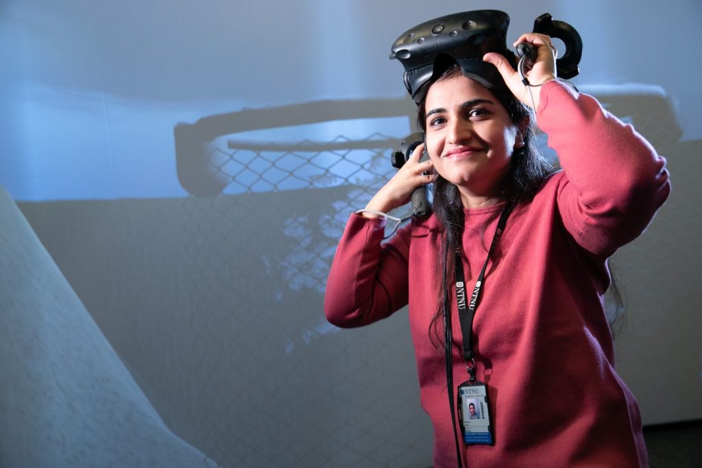 Wajeeha Nasar is one of 12 students who will complete the 2-year master's programme in simulation and visualization at NTNU in Ålesund this spring. 
Photo: Kai T. Dragland
