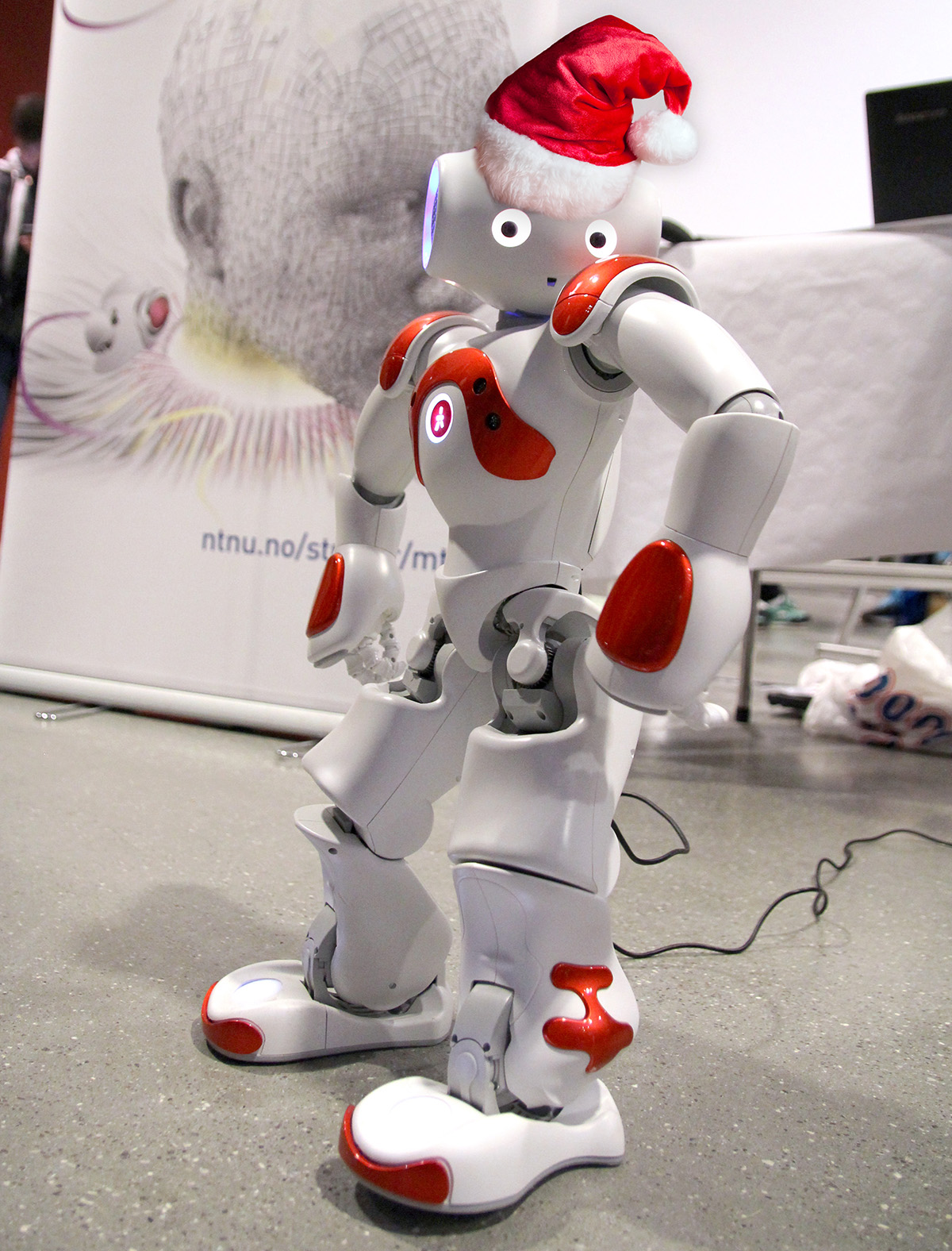 Robot med nisselue. Foto