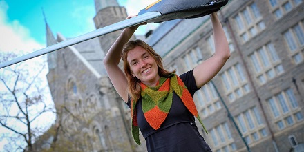 Doktorgradsstipendiat Siri Holthe Mathisen skal konkurrere i Forsker Grand Prix i Trondheim i september. Her vil hun fortelle om det å få en flydrone til å lande trygt på et lite område. Foto: Stein Roar Leite 