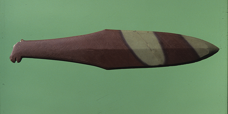 Bilde av en kniv med hestehode i skaftet fra bronsealder