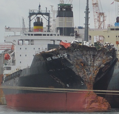 Ship-Ship collision, Singapore Dec. 2011
