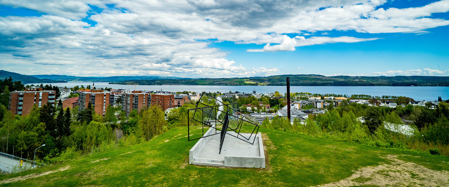 Utsikt over Mjøsa fra campuset. Foto.