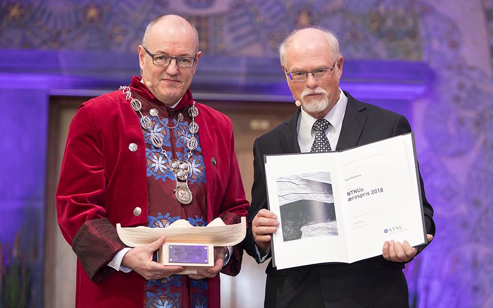 Rektor Gunnar Bovim og Rune Fløisbonn, foto