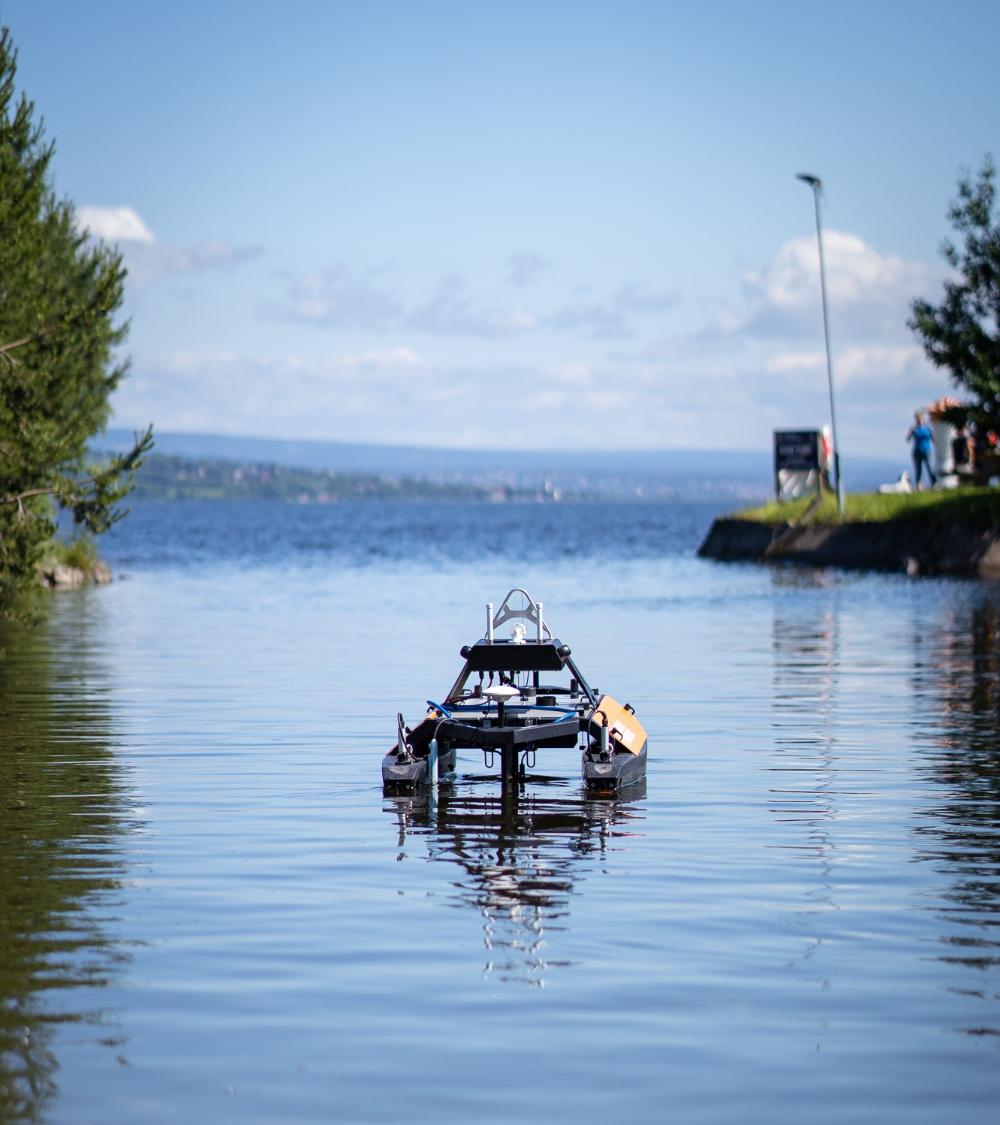 Fjernstyrt fartøy, ROV, i Mjøsa. Foto: Kenneth Nordahl Pedersen.